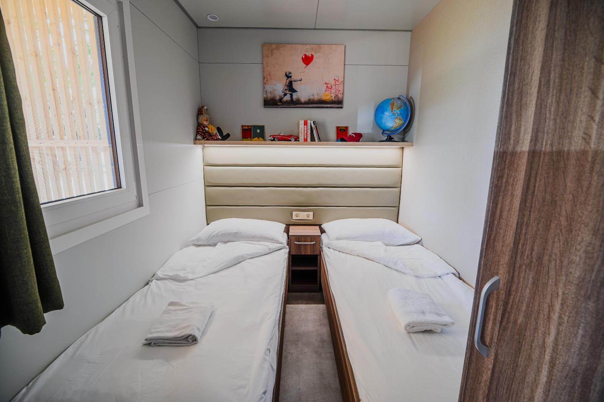 Premium Mobile Homes With Thermal Riviera Tickets Catez ob Savi Rum bild
